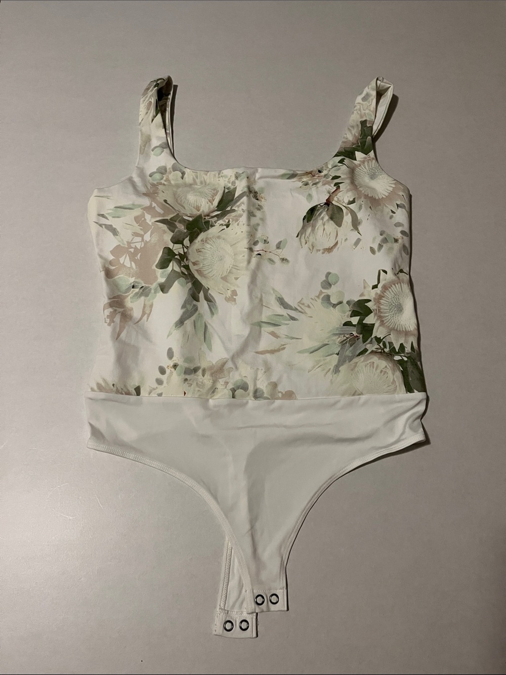 Express Floral Halter Bodysuit in White and Green Size Large